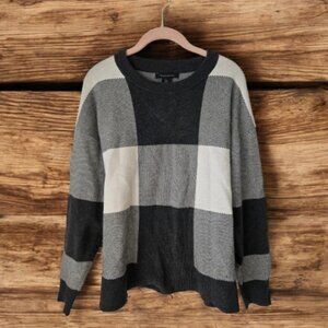 Tahari Gray & White/Black Checkered Plaid Sweater Size L Crew Neck, Soft Thick.